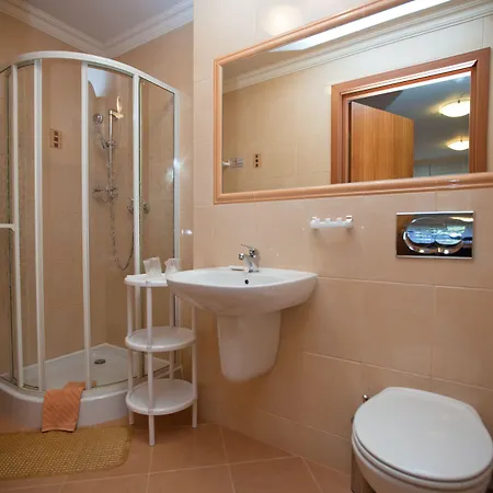 Polaris Iii Lägenhetshotell 3*