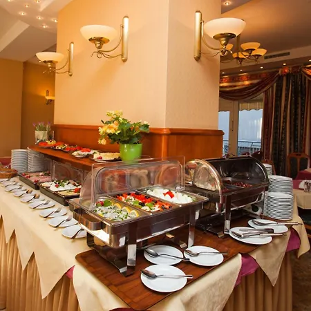 Ξενοδοχείο με διαμερίσματα Polaris Iii