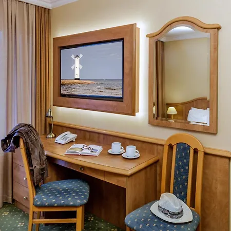 Ξενοδοχείο με διαμερίσματα Polaris Iii