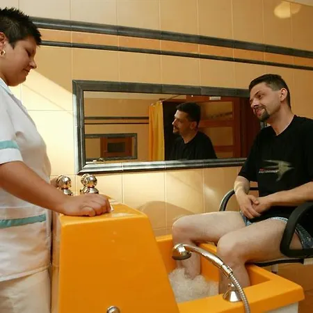 Ξενοδοχείο με διαμερίσματα Polaris Iii